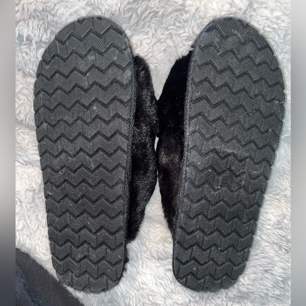 Women’s Qupid Black Faux Fur Slippers/ Sandals - Size - 7 *ONLY WORN ONCE* - Picture 7 of 7